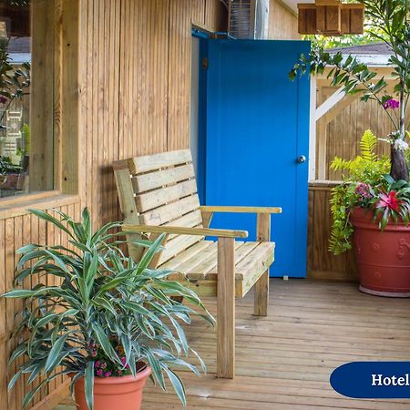בוקרון West Coast Inn'S מראה חיצוני תמונה
