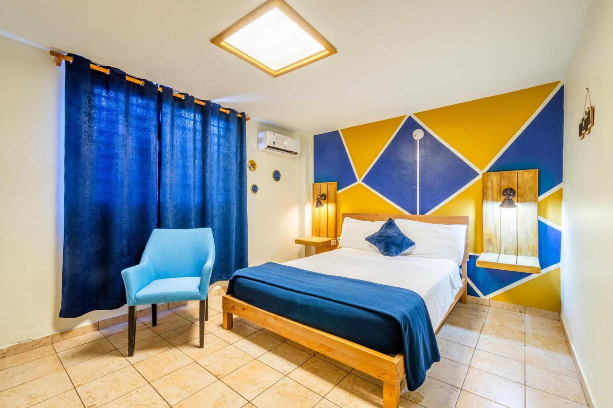 בוקרון West Coast Inn'S מראה חיצוני תמונה