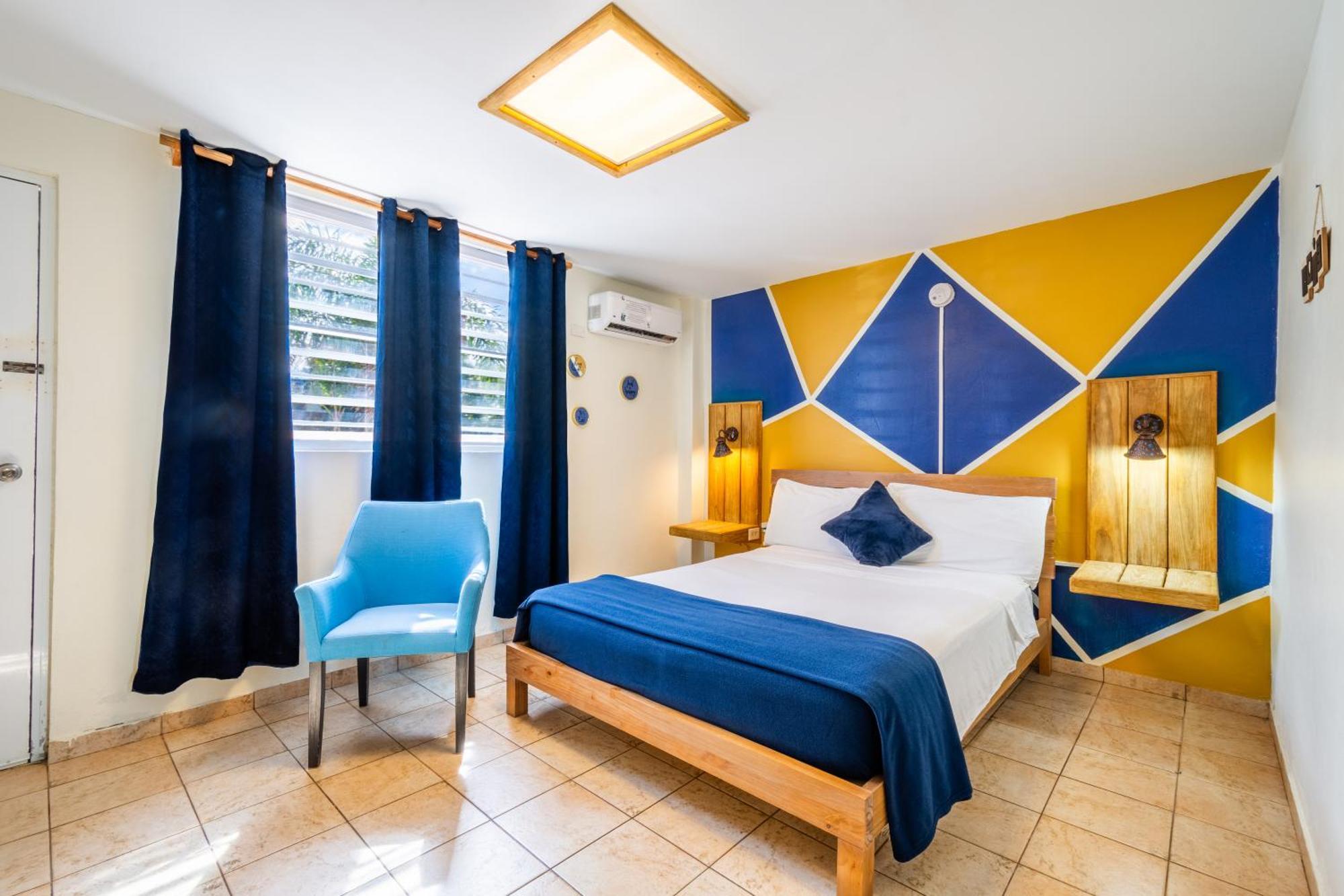 בוקרון West Coast Inn'S מראה חיצוני תמונה