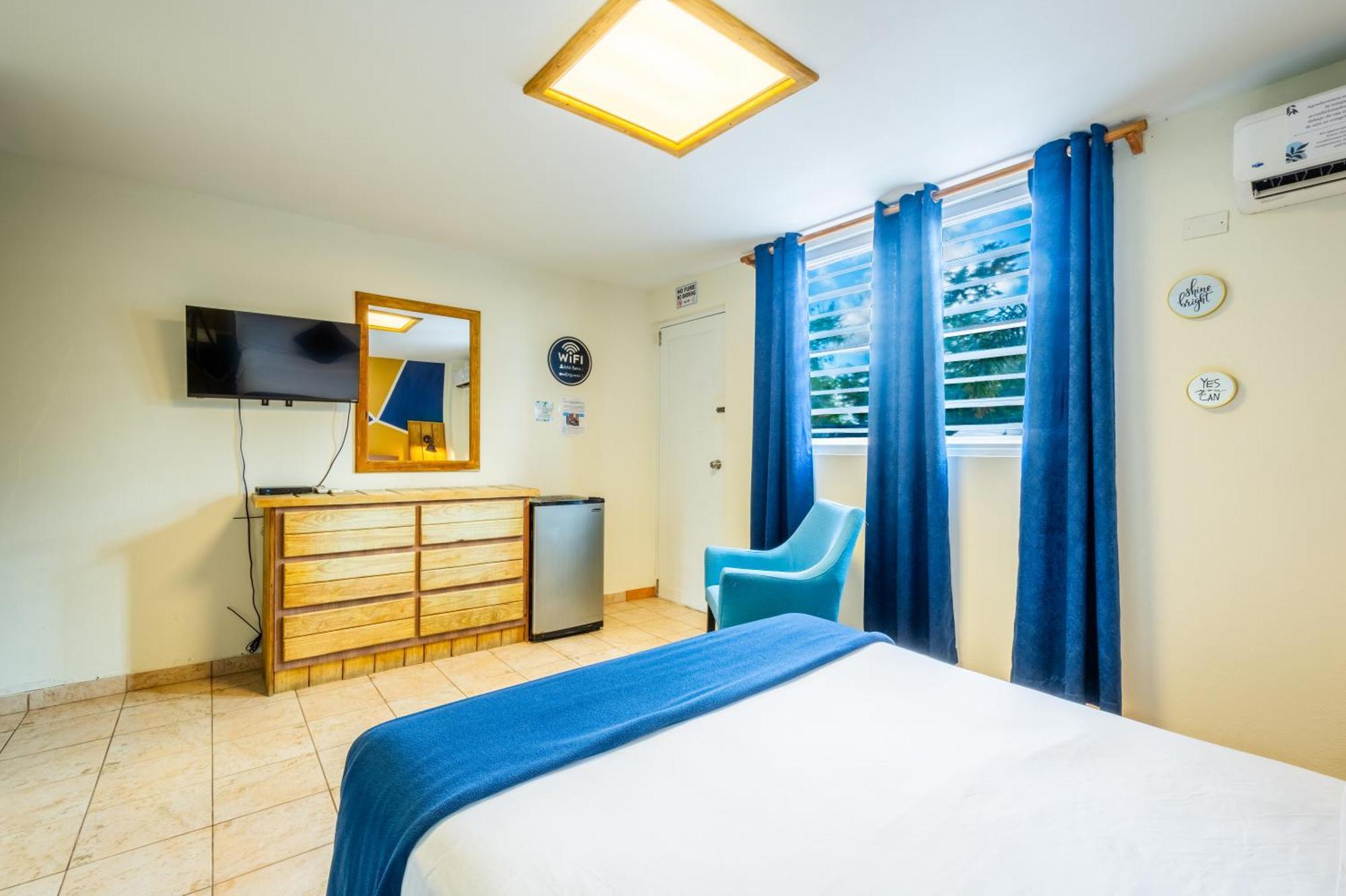 בוקרון West Coast Inn'S מראה חיצוני תמונה