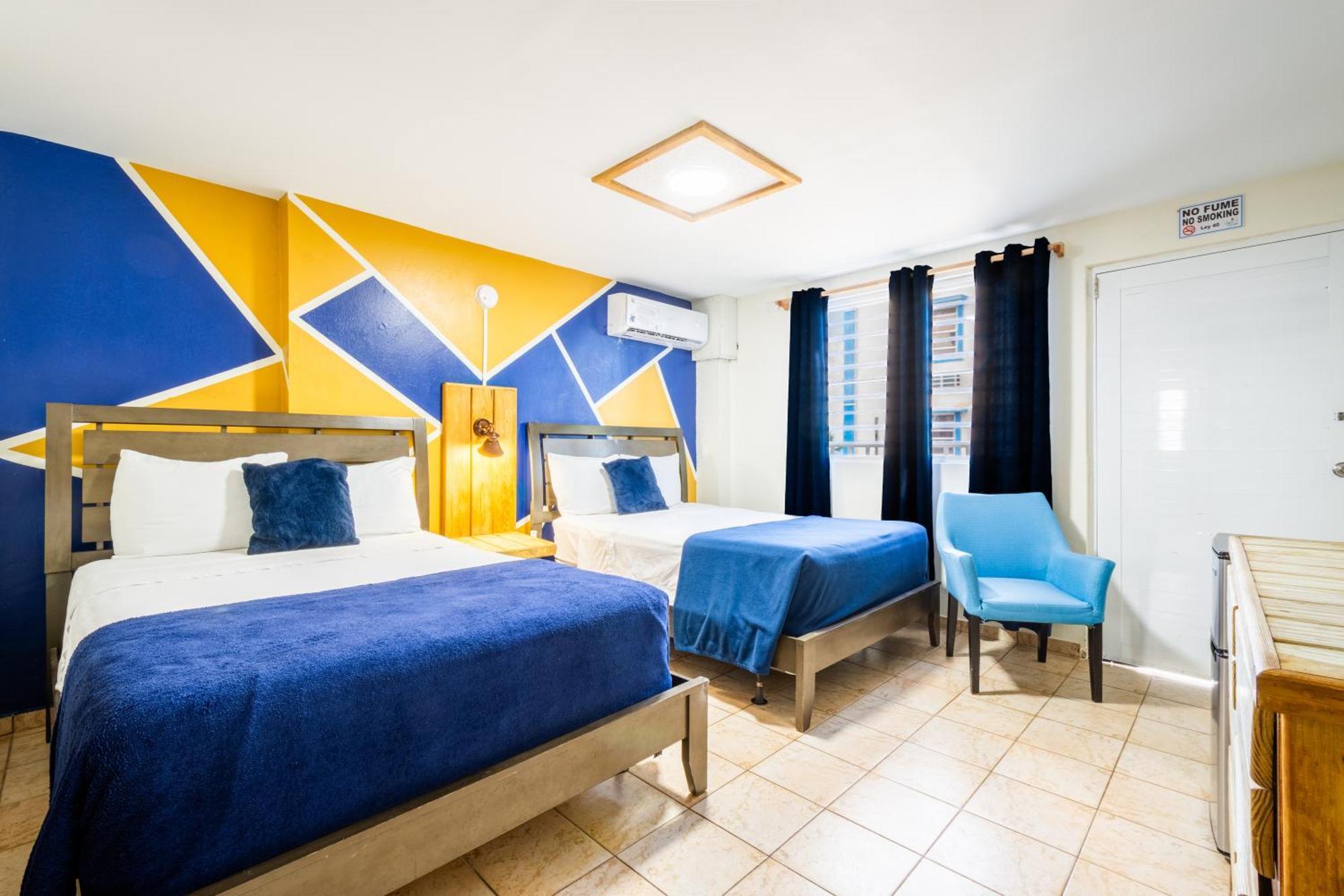 בוקרון West Coast Inn'S מראה חיצוני תמונה