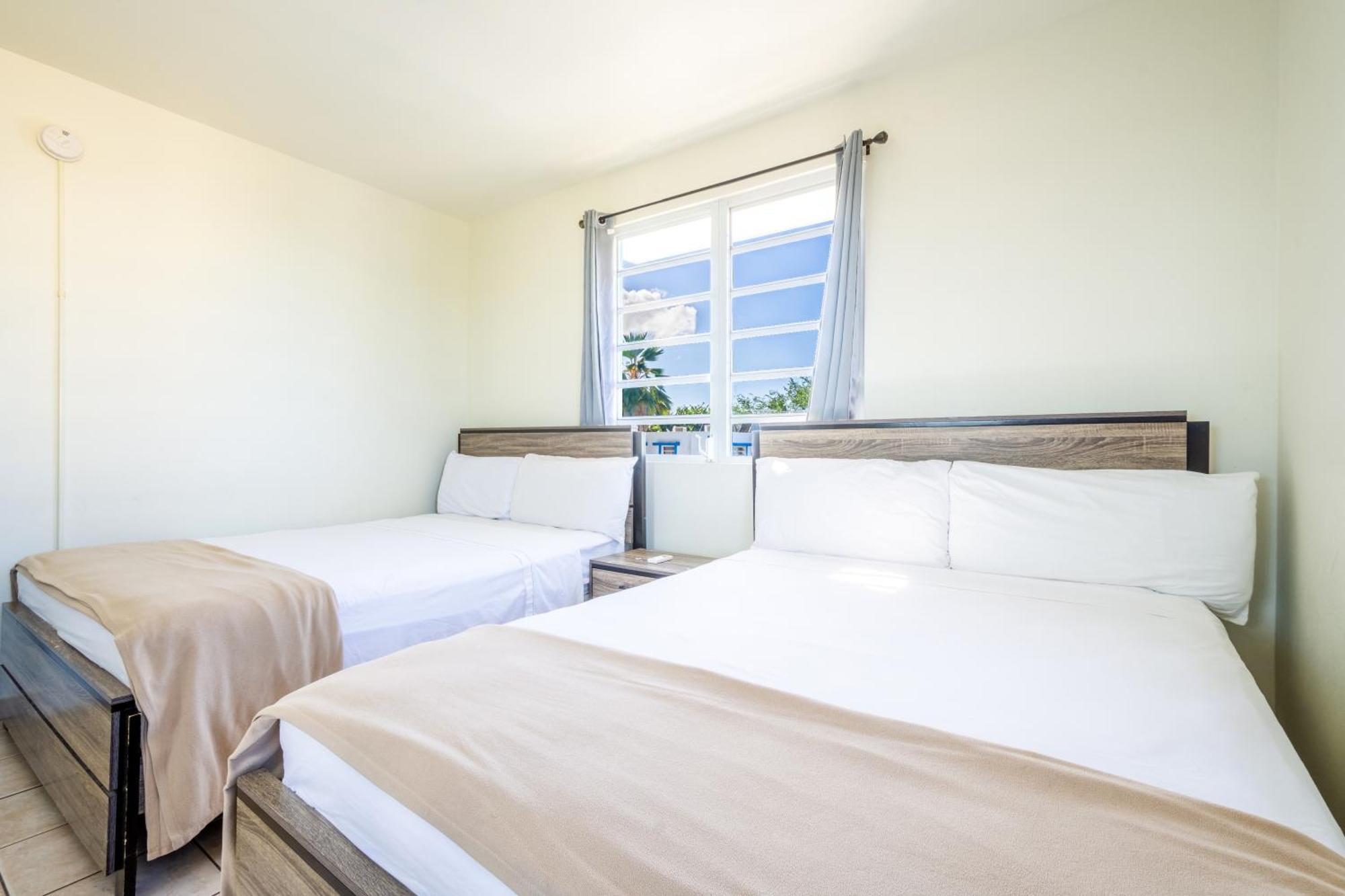 בוקרון West Coast Inn'S מראה חיצוני תמונה