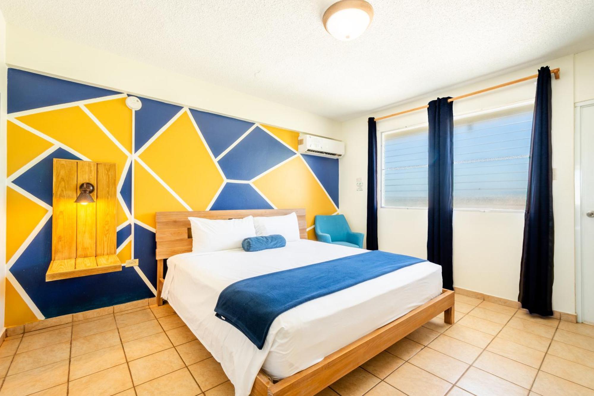 בוקרון West Coast Inn'S מראה חיצוני תמונה