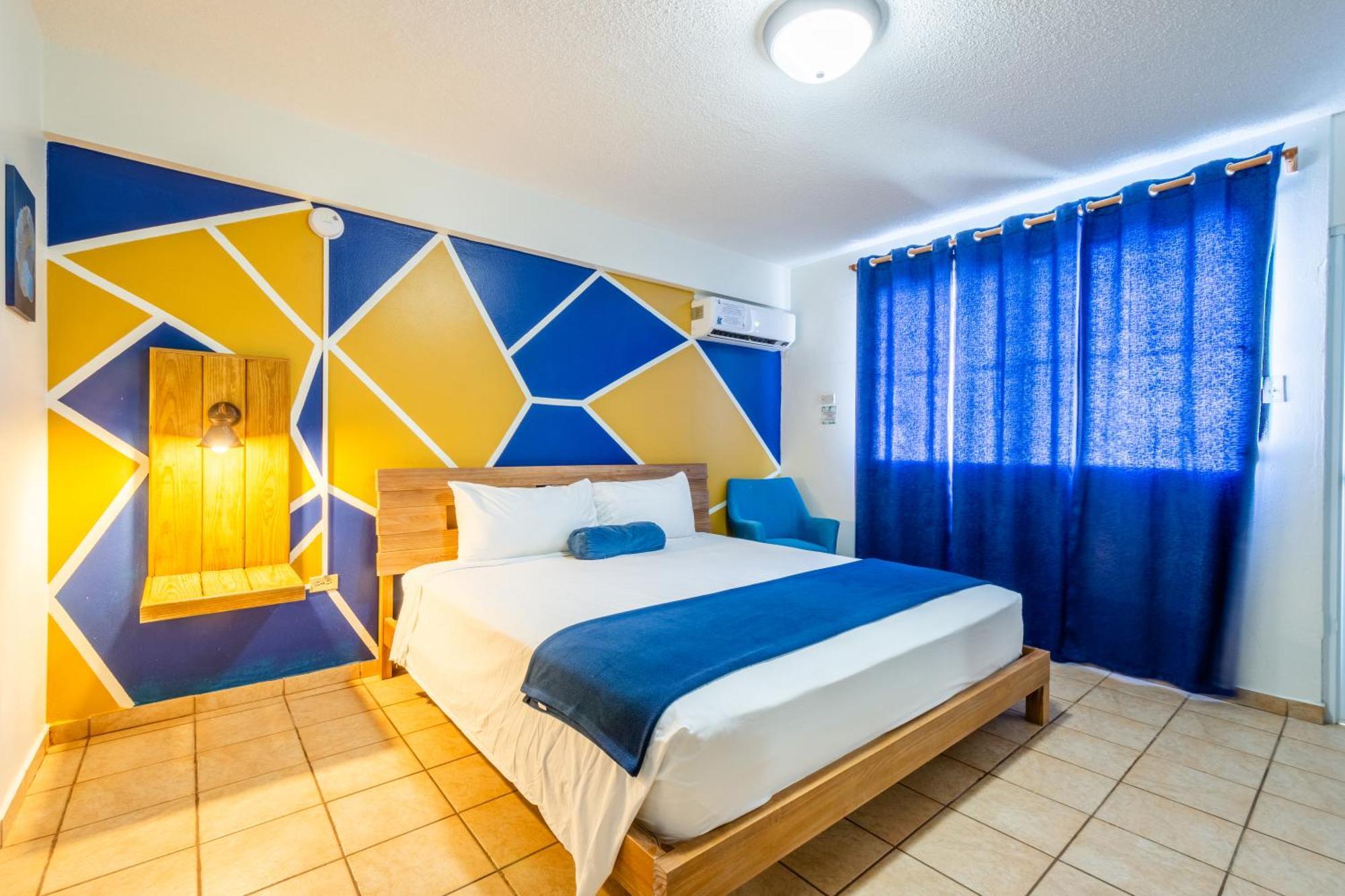 בוקרון West Coast Inn'S מראה חיצוני תמונה